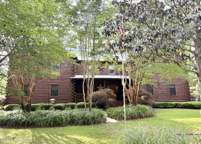Property at 520 Holly Ridge Rd, Holly Ridge, NC 28445, 5 beds, 4.5 baths