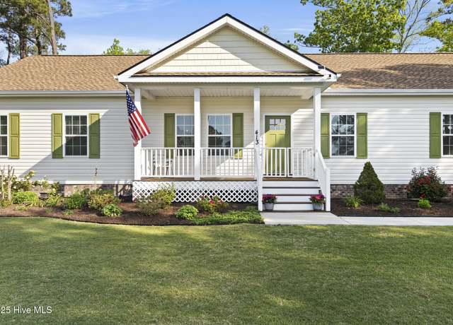 Property at 413 Knollwood Dr, Hampstead, NC 28443, 3 beds, 2.5 baths