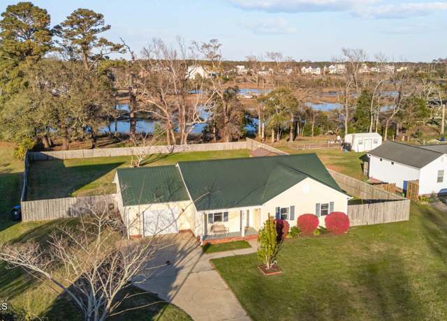 Property at 1810 Paulette Rd, Morehead City, NC 28557, 3 beds, 2 baths