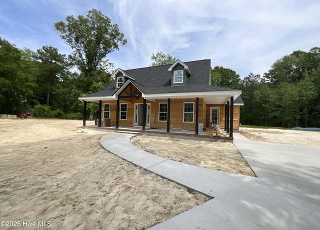 Property at 2104 Shenandoah Ct, Greenville, NC 27834, 3 beds, 2 baths