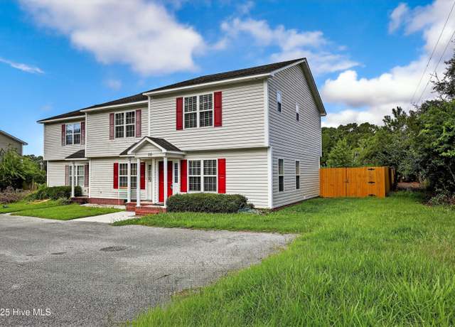 Property at 115 Tillett Ln, Sneads Ferry, NC 28460, 3 beds, 2.5 baths