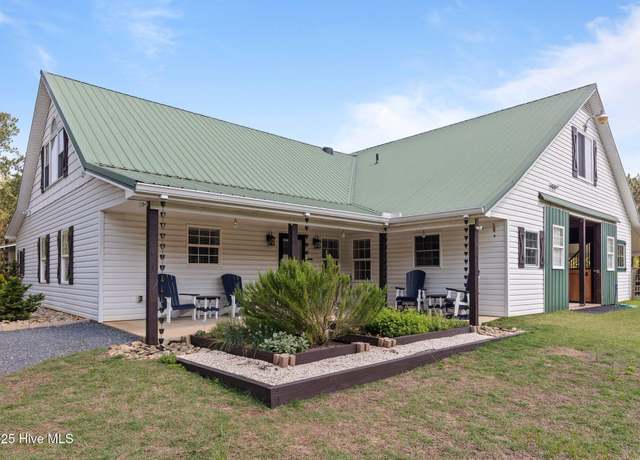 Property at 514 Pasture Cir, Aberdeen, NC 28315, 4 beds, 3.5 baths