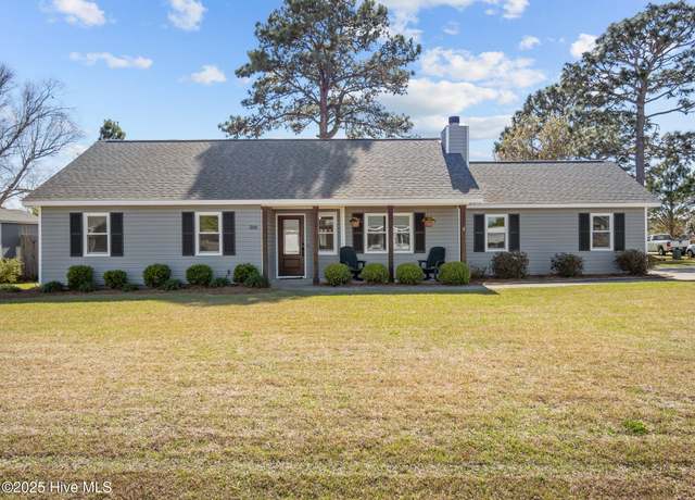 Property at 208 Joey Ct, Hubert, NC 28539, 3 beds, 2 baths