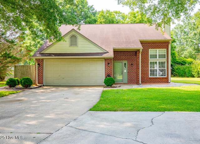 Property at 4902 Woodbrook Dr, New Bern, NC 28562, 3 beds, 2.5 baths