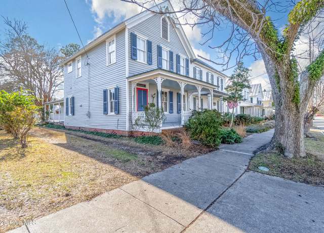 Property at 230 E Queen St, Edenton, NC 27932, 3 beds, 2 baths