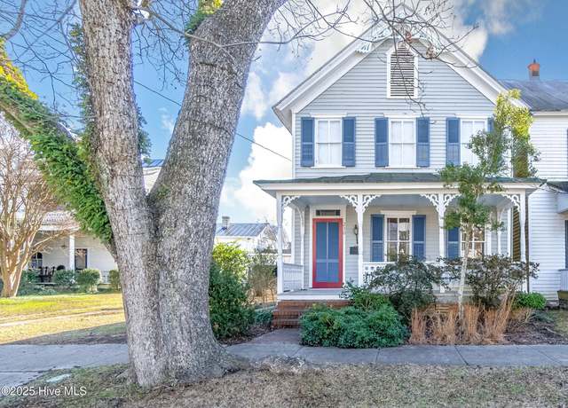 Property at 230 E Queen St, Edenton, NC 27932, 3 beds, 2 baths