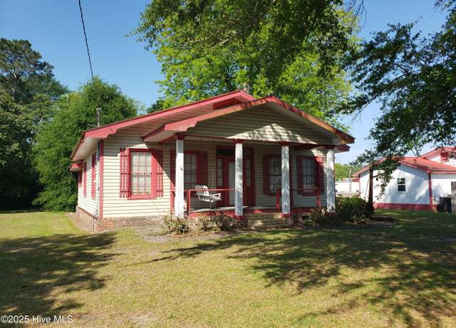Property at 809 Conway Rd, Fair Bluff, NC 28439, 3 beds, 1 bath