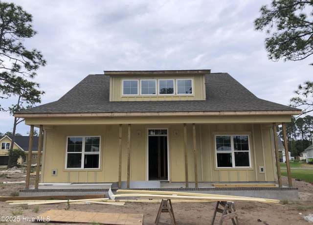 Property at 2285 Crescent Bay Dr, Southport, NC 28461, 5 beds, 3 baths