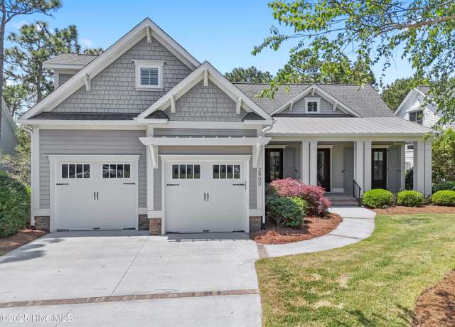 Property at 2900 Legends Dr, Southport, NC 28461, 4 beds, 3 baths