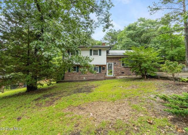 Property at 830 Edenwood Dr, Fayetteville, NC 28303, 3 beds, 2.5 baths