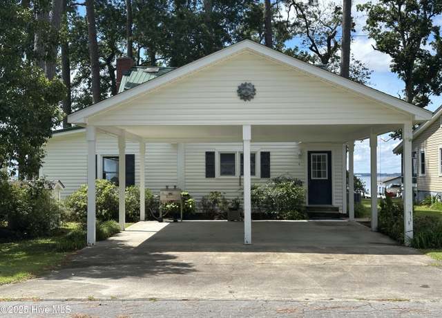 Property at 645 Island View Rd, Bath, NC 27808, 3 beds, 2.5 baths