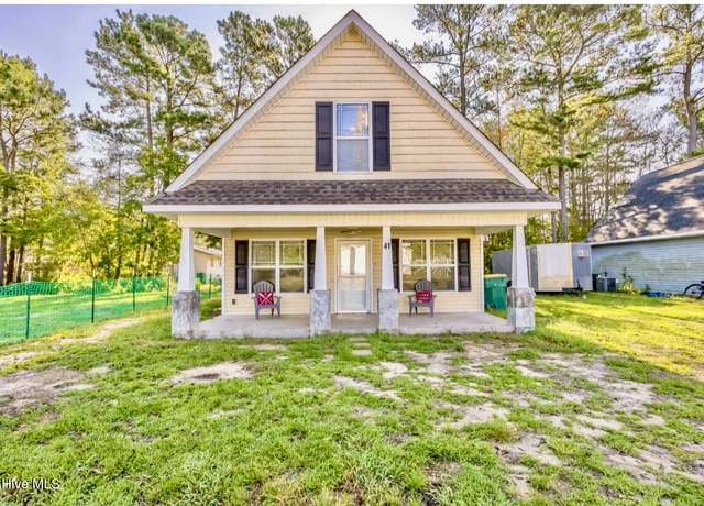 Property at 41 Birch St, Elizabethtown, NC 28337, 3 beds, 2 baths