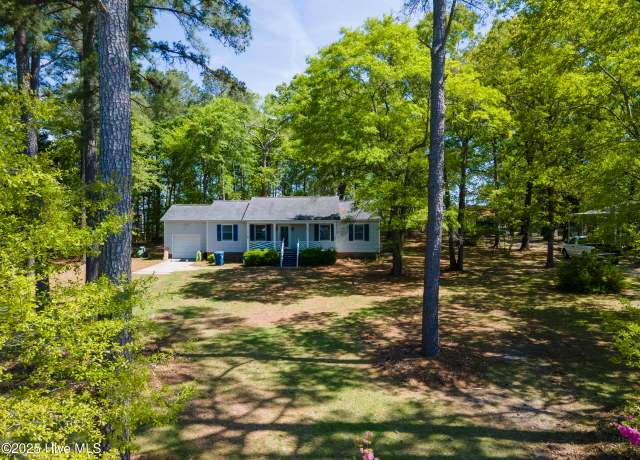 Property at 103 Arbor Dr, Washington, NC 27889, 3 beds, 2 baths