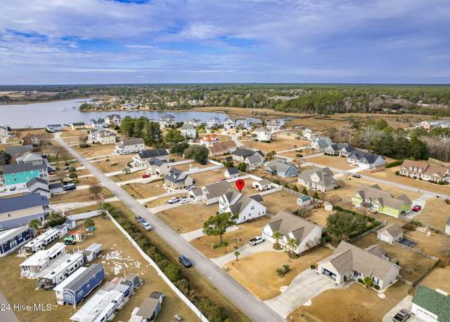 Property at 224 Hickory Shores Dr, Newport, NC 28570, 3 beds, 2.5 baths