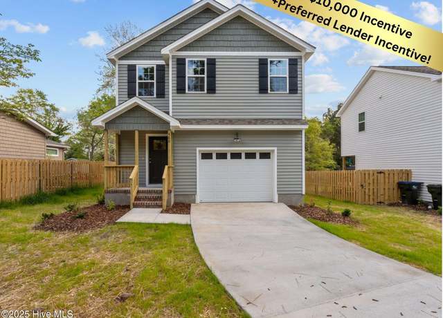 Property at 460 S Glover St, Southern Pines, NC 28387, 3 beds, 2.5 baths