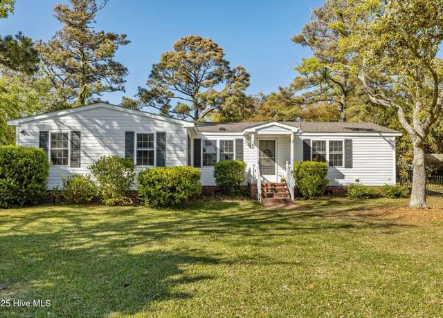 Property at 169 Nelson St, Harkers Island, NC 28531, 3 beds, 2 baths