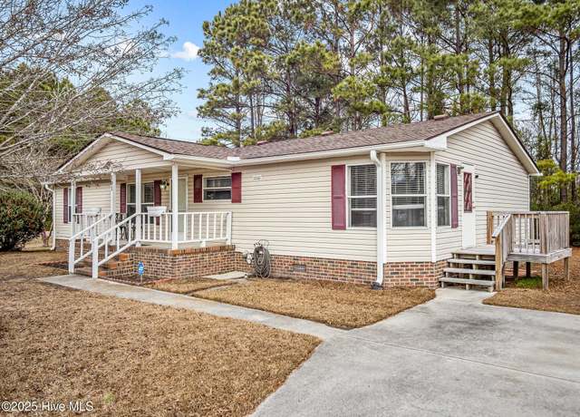 Property at 101 Maplecrest Way, Sneads Ferry, NC 28460, 3 beds, 2 baths