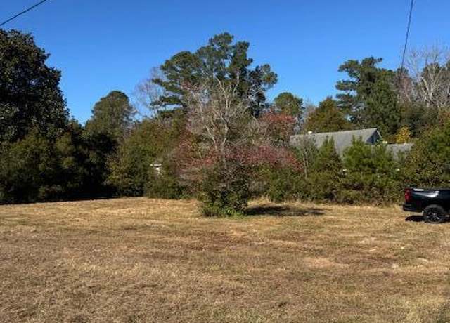 Property at 1765 Fertilizer Rd, Riegelwood, NC 28456, 3 beds, 1 bath