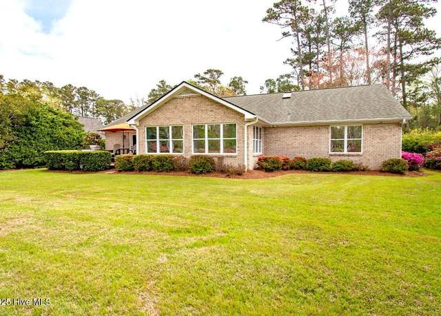 Property at 511 Pine Valley Dr, Morehead City, NC 28557, 3 beds, 3 baths