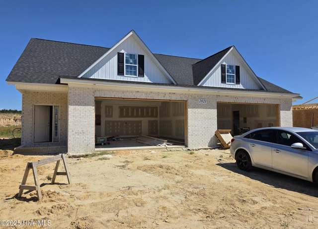 Property at 2021 Dartford Dr Unit B, Greenville, NC 27834, 3 beds, 2.5 baths