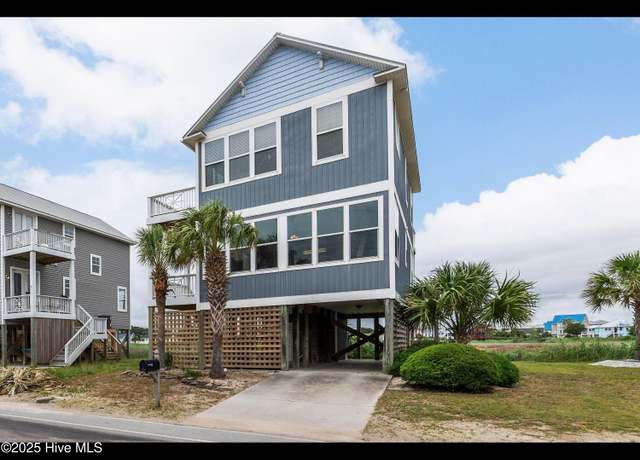 Property at 1701 Canal Dr, Carolina Beach, NC 28428, 3 beds, 2.5 baths