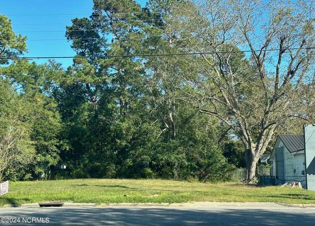 Property at 207 S Brown St, Chadbourn, NC 28431