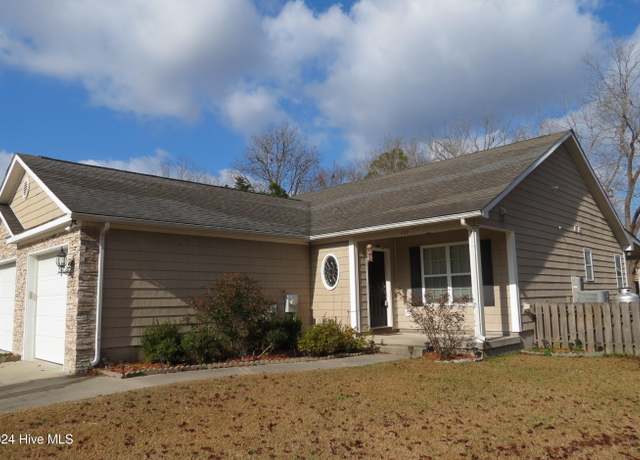 Property at 402 South St Unit B, Bayboro, NC 28515, 2 beds, 2 baths