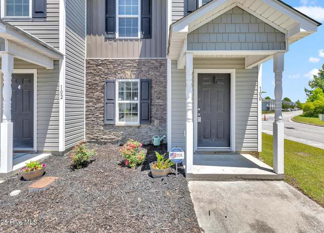 Property at 100 W Murrow Ln, Jacksonville, NC 28546, 2 beds, 2.5 baths