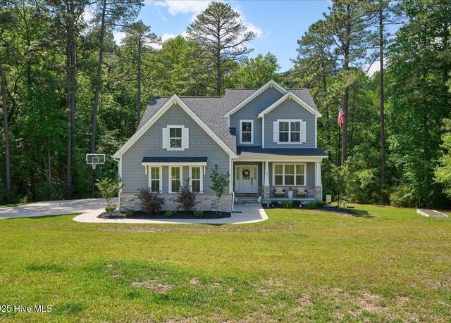 Property at 5 Rafferty Ct, Whispering Pines, NC 28327, 4 beds, 2.5 baths