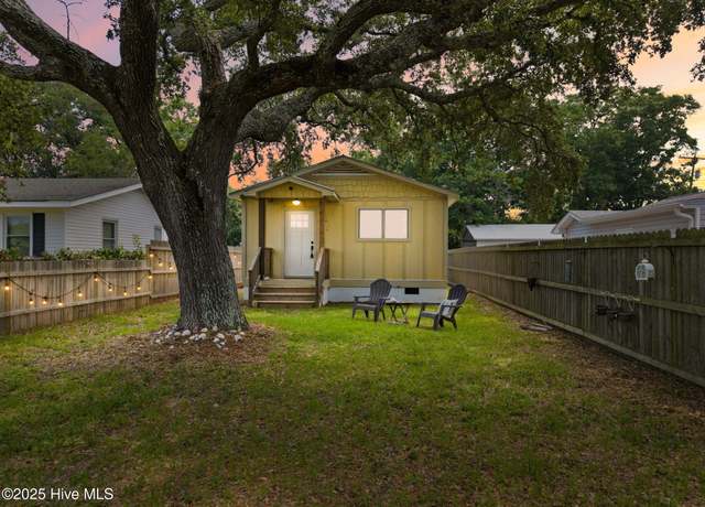 Property at 908 N Lord St, Southport, NC 28461, 1 bed, 1 bath