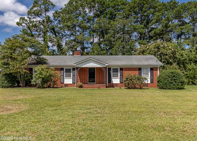 Property at 1801 E Azalea Dr, Goldsboro, NC 27530, 3 beds, 2 baths