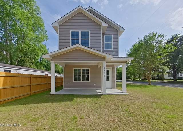 Property at 2607 Mckinley Ave, New Bern, NC 28562, 2 beds, 2.5 baths