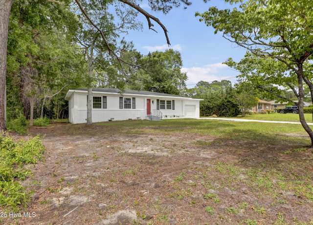 Property at 138 Navaho Trl, Wilmington, NC 28409, 3 beds, 2 baths