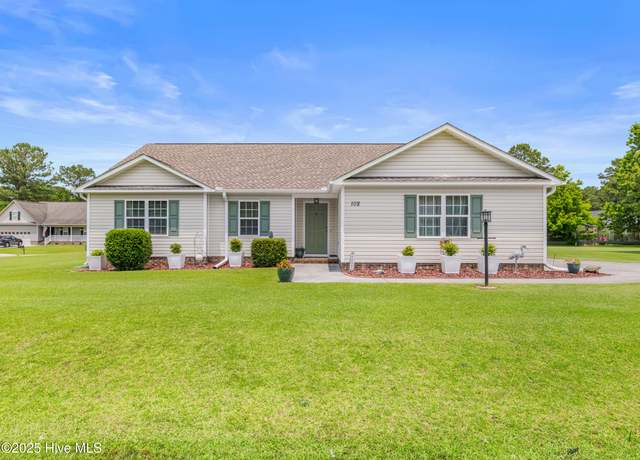 Property at 102 Flat Rock Ln, Richlands, NC 28574, 3 beds, 2 baths