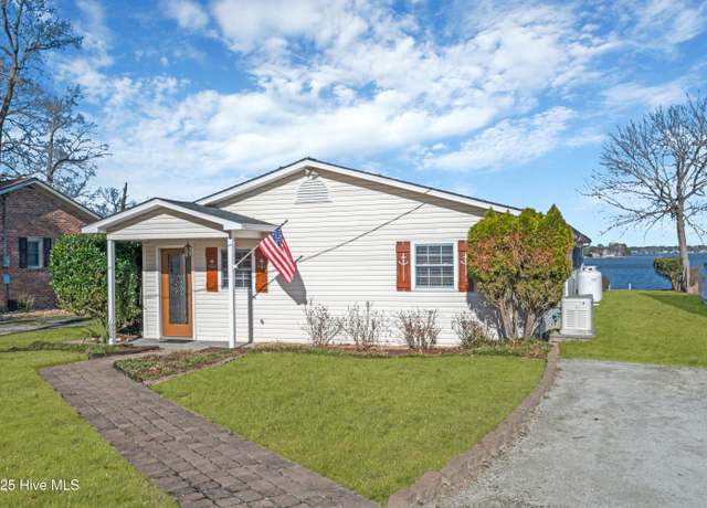 Property at 79 Ridgecrest Dr, Chocowinity, NC 27817, 3 beds, 2 baths