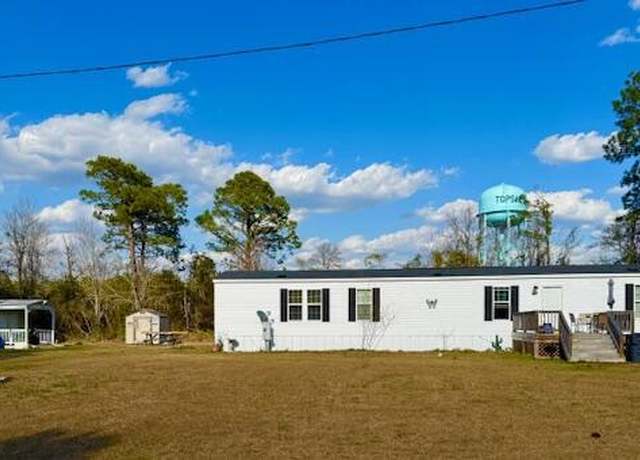 Property at 120 Stag Dr, Hampstead, NC 28443, 3 beds, 2 baths