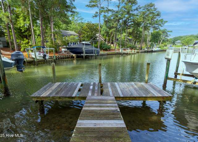 Property at 117 White Ash Dr, Pine Knoll Shores, NC 28512
