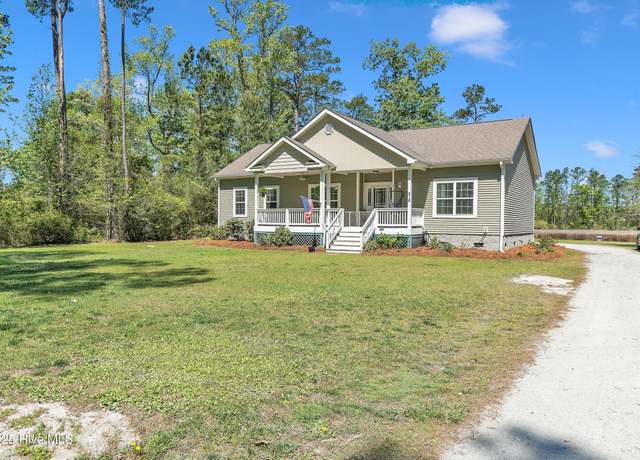Property at 218 Jonaquins Dr, Beaufort, NC 28516, 3 beds, 2 baths