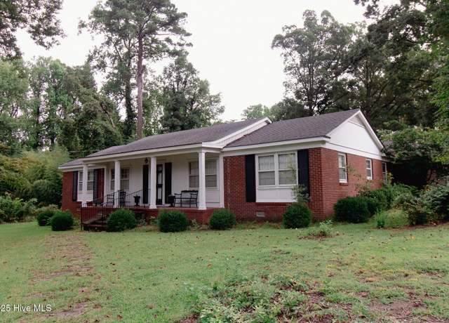 Property at 2803 Carey Rd, Kinston, NC 28504, 3 beds, 2 baths