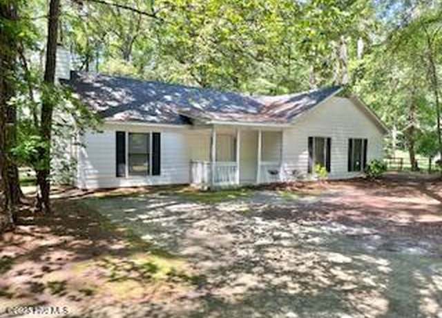 Property at 1587 Rosemond Dr, Greenville, NC 27834, 3 beds, 1.5 baths