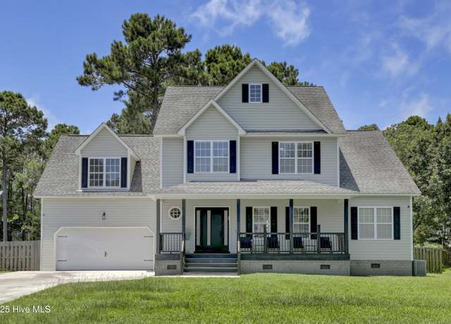 Property at 302 Osprey Point Dr, Sneads Ferry, NC 28460, 4 beds, 2.5 baths