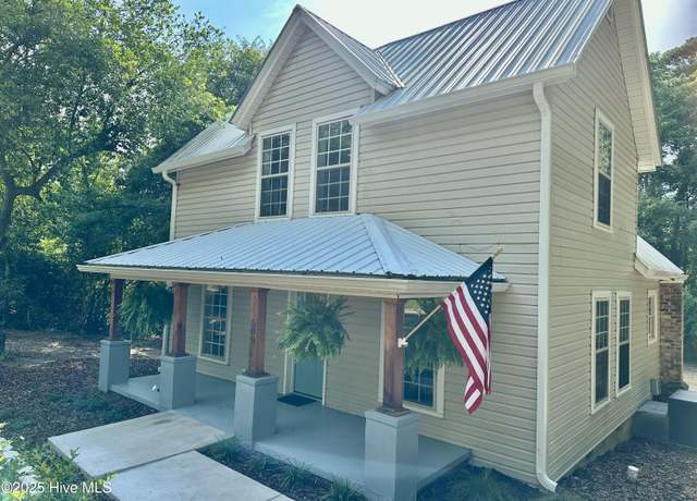 Property at 509 Summit St, Carthage, NC 28327, 2 beds, 1 bath
