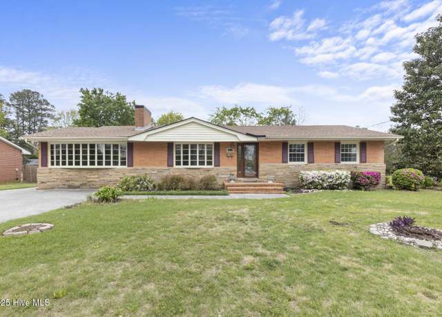 Property at 213 Fenton Pl, Jacksonville, NC 28540, 4 beds, 2.5 baths