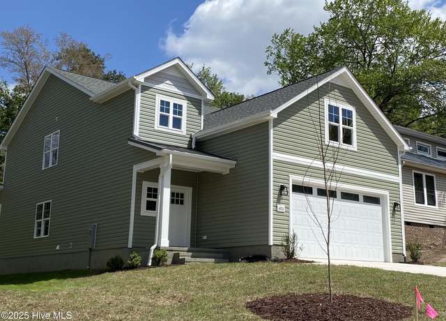 Property at 406 Summit St, Aberdeen, NC 28315, 4 beds, 2.5 baths
