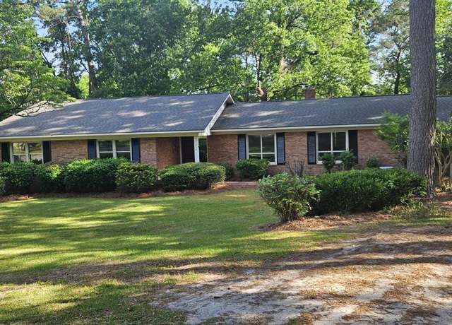 Property at 204 Edgewood Ave, Clinton, NC 28328, 5 beds, 3.5 baths