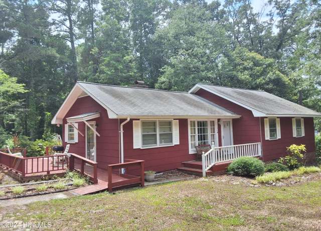 Property at 119 Grey Moss Ln, Elizabethtown, NC 28337, 3 beds, 1 bath