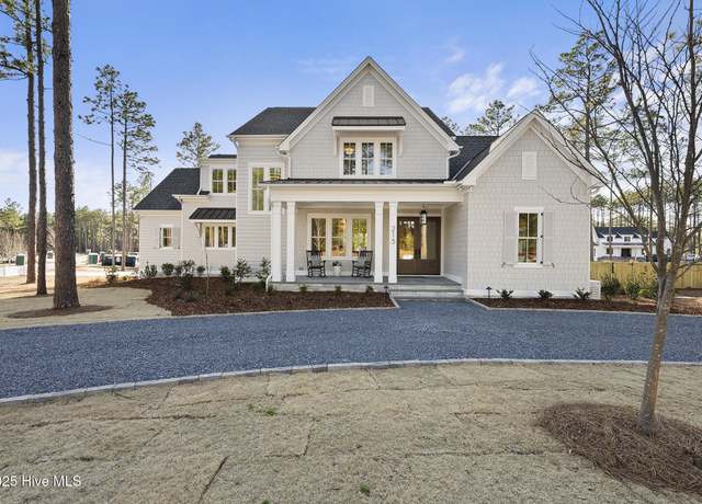 Property at 215 Hollycrest Dr, Pinehurst, NC 28374, 4 beds, 5.5 baths
