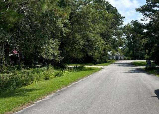 Property at 107 Starboard Cir, Oriental, NC 28571