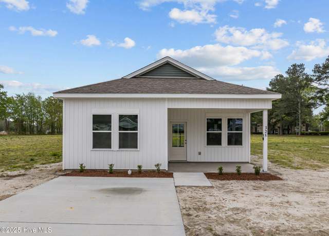 Property at 325 Buck Ln, Vanceboro, NC 28586, 3 beds, 2 baths