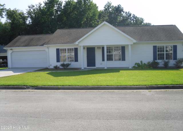 Property at 124 Pella Ln, New Bern, NC 28562, 3 beds, 2 baths